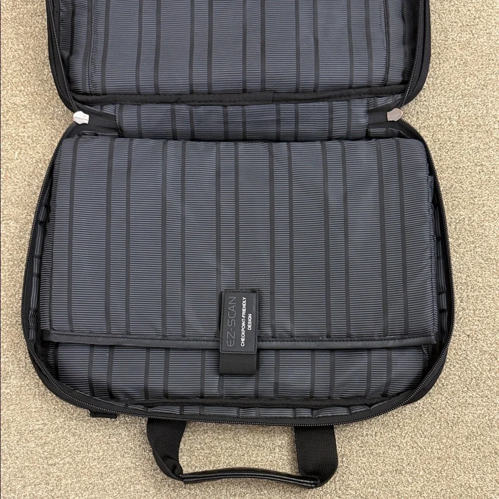 Kenneth Cole Reaction Laptop Business Travel Almost new
